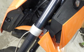 KTM 990 SUPERMOTO 2015